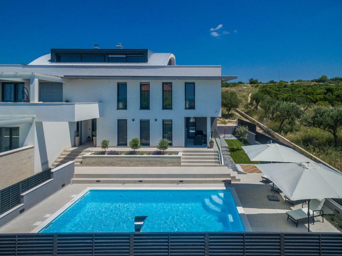 Villa Franica زادار المظهر الخارجي الصورة