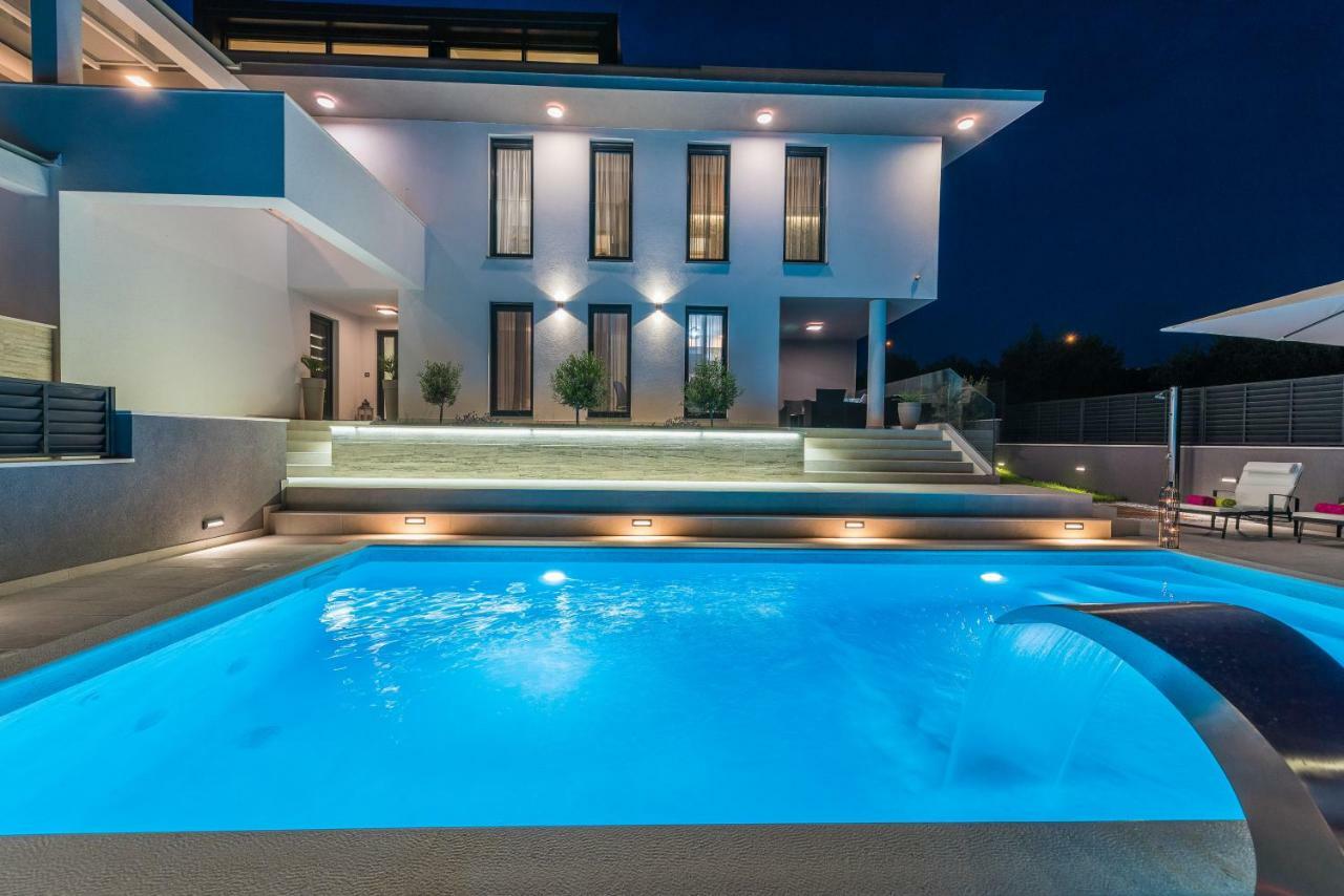 Villa Franica زادار المظهر الخارجي الصورة